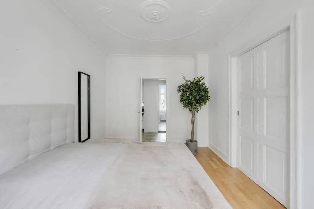 Attraktiv Lejlighed Pa Osterbro Copenhaga Apartamento